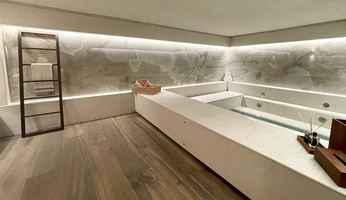 Création d'un SPA haut de gamme maison.