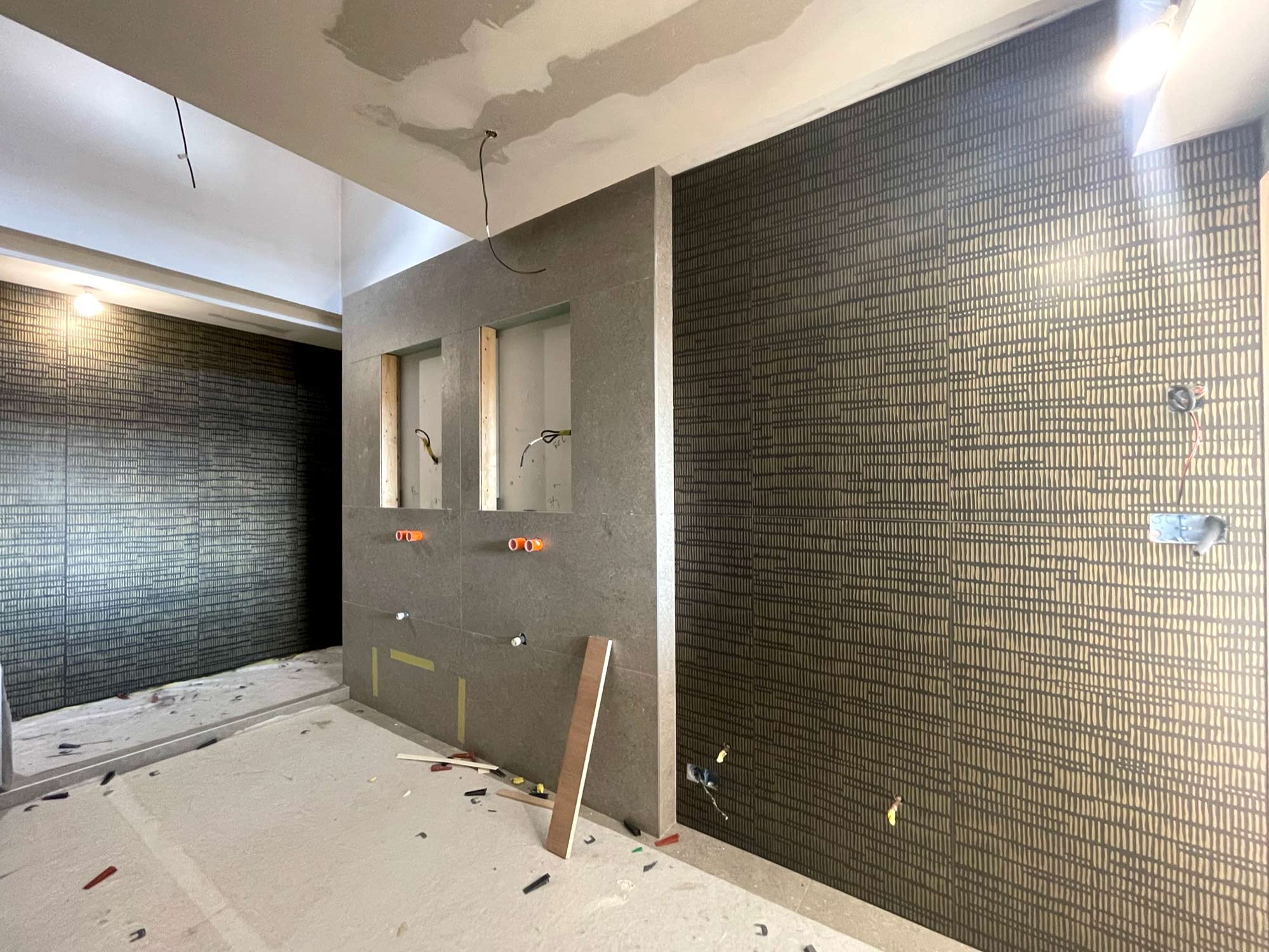 Travaux en cours de réalisation pour la rénovation de la salle de bains sur-mesure à Lyon