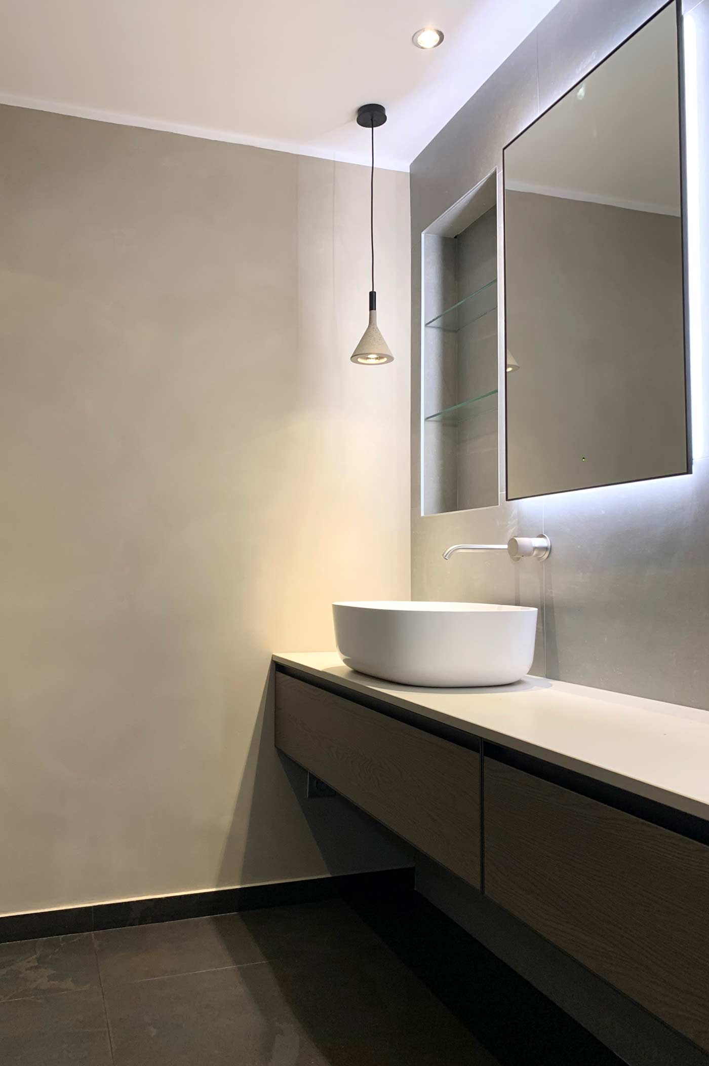 Salle de bains haut de gamme en pierre à Lyon / Rhône-Alpes