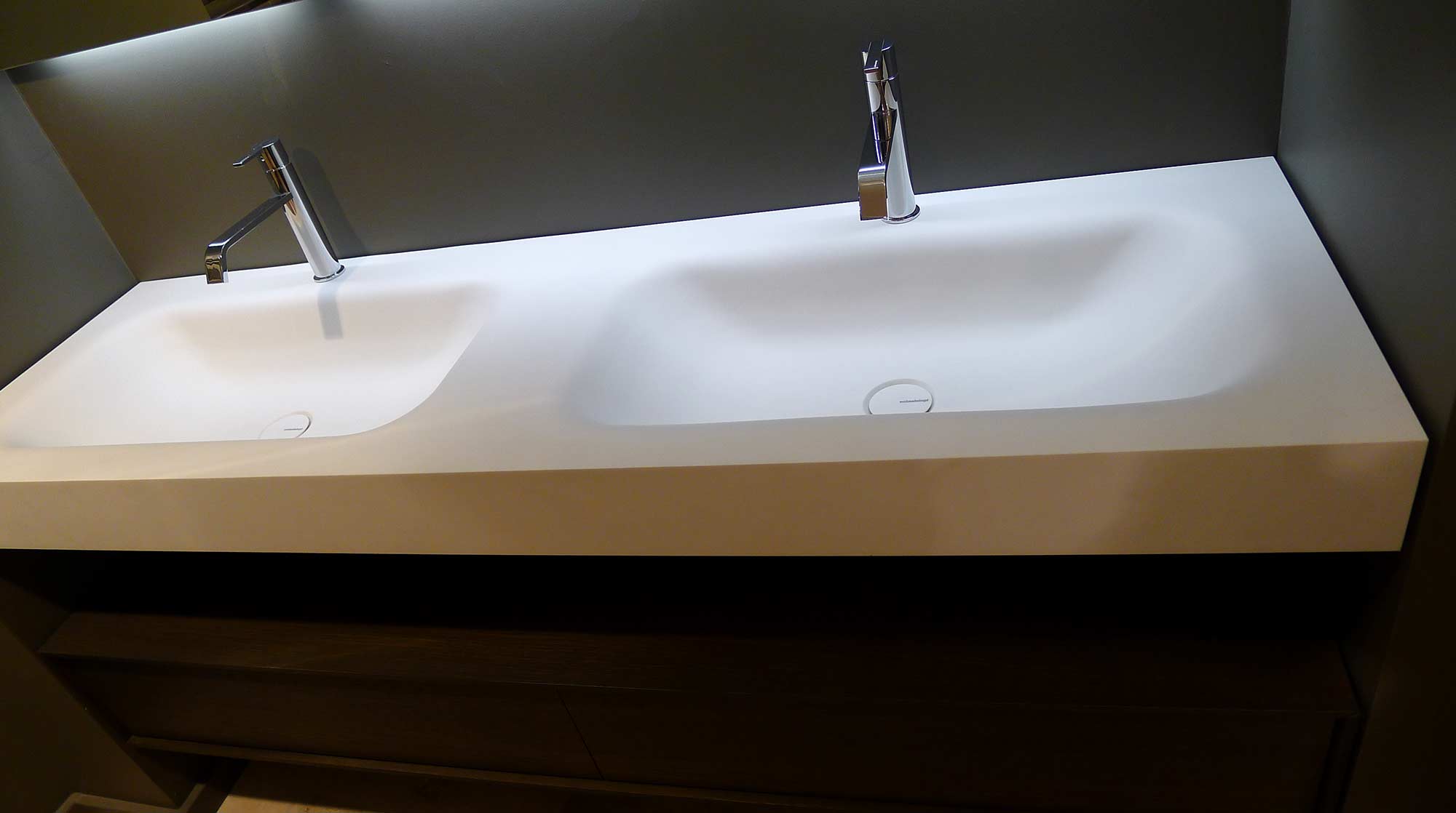 Salle de bains haut de gamme en pierre à Lyon / Rhône-Alpes