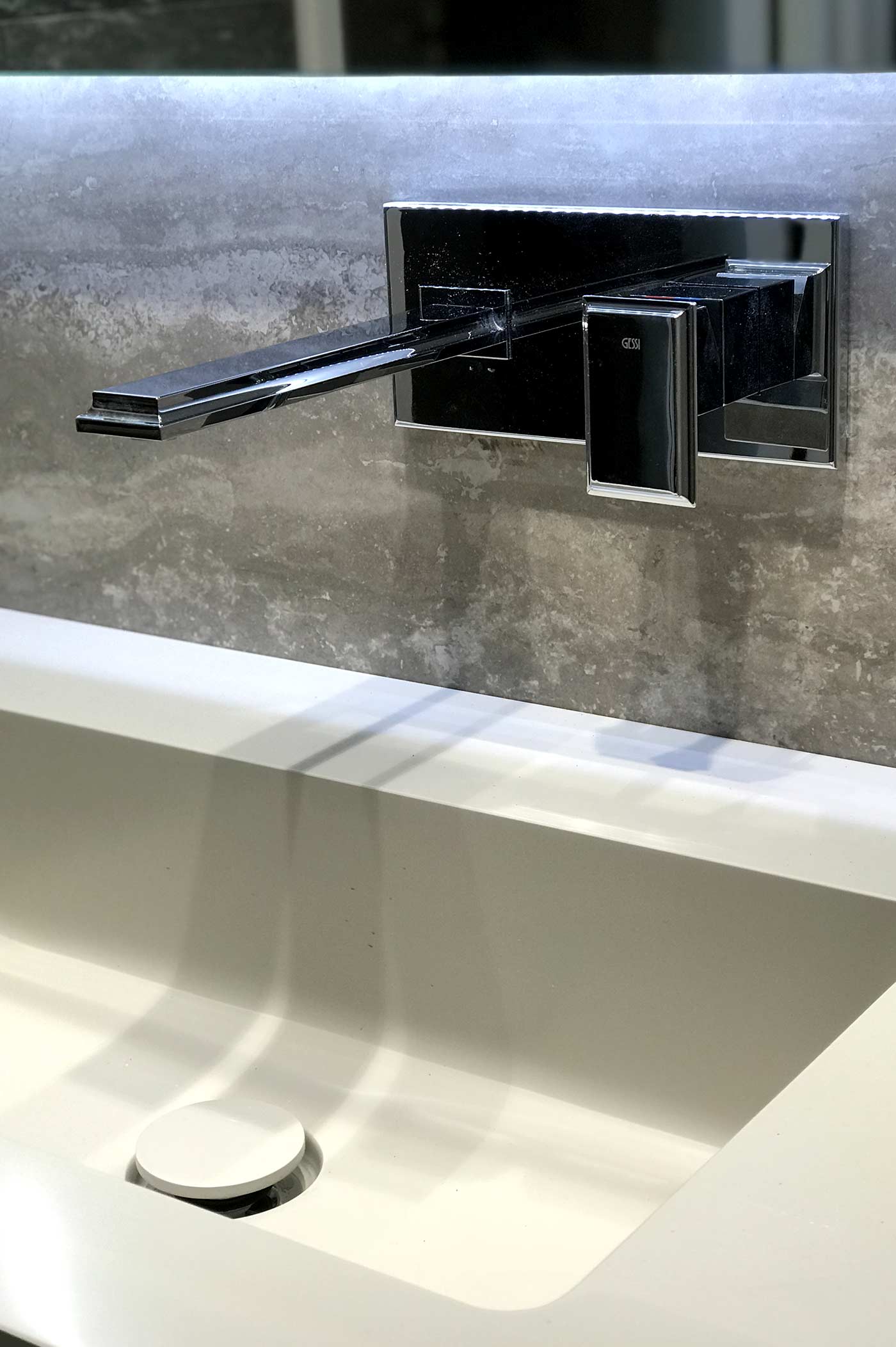 Salle de bains haut de gamme en pierre à Lyon / Rhône-Alpes