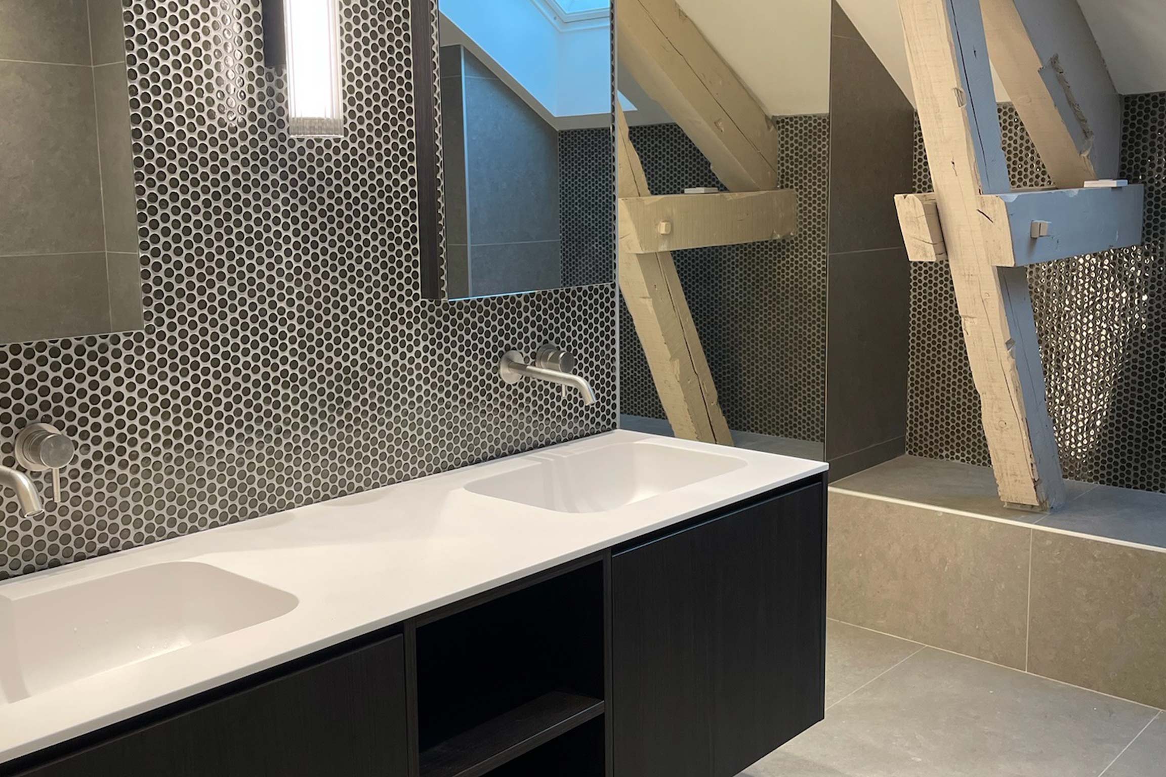 Salle de bains sous les toits, travaux et rénovation