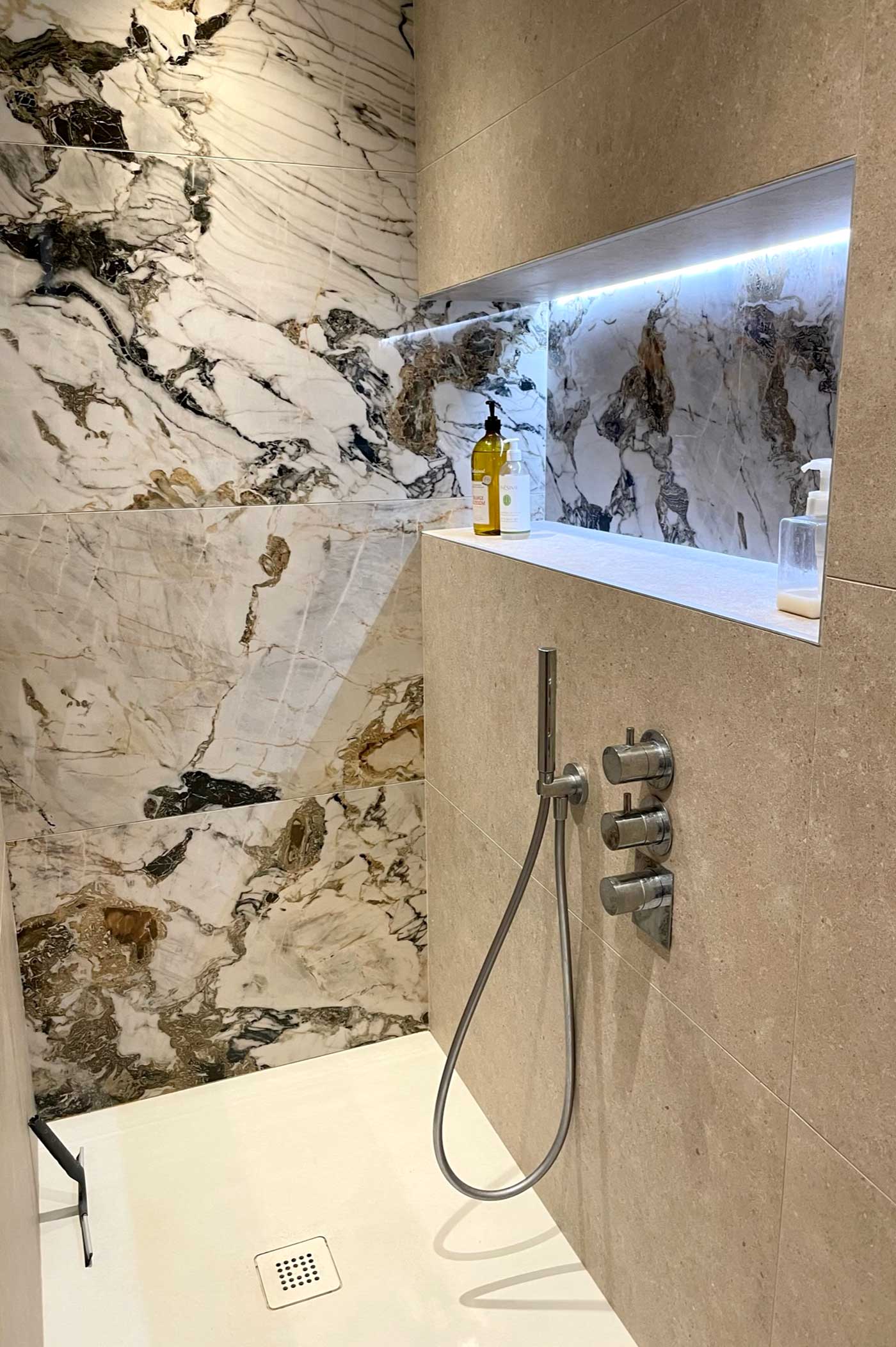 Salle de bains en marbre à Lyon