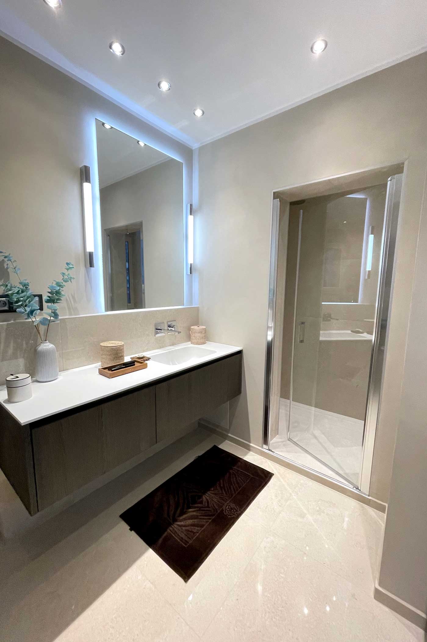 Salle de bains en pierre naturelle à Lyon