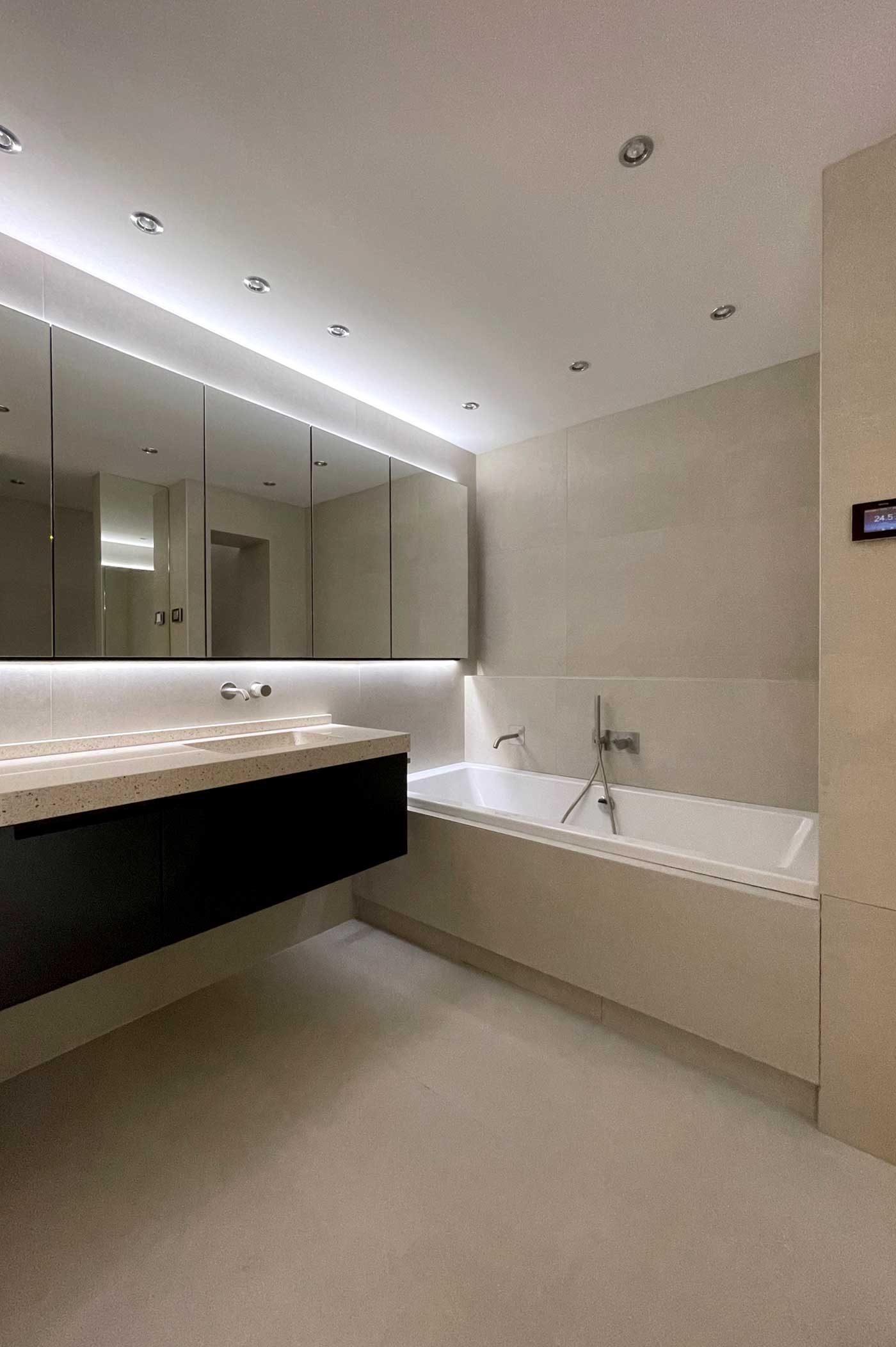 Salle de bains en pierre naturelle à Lyon