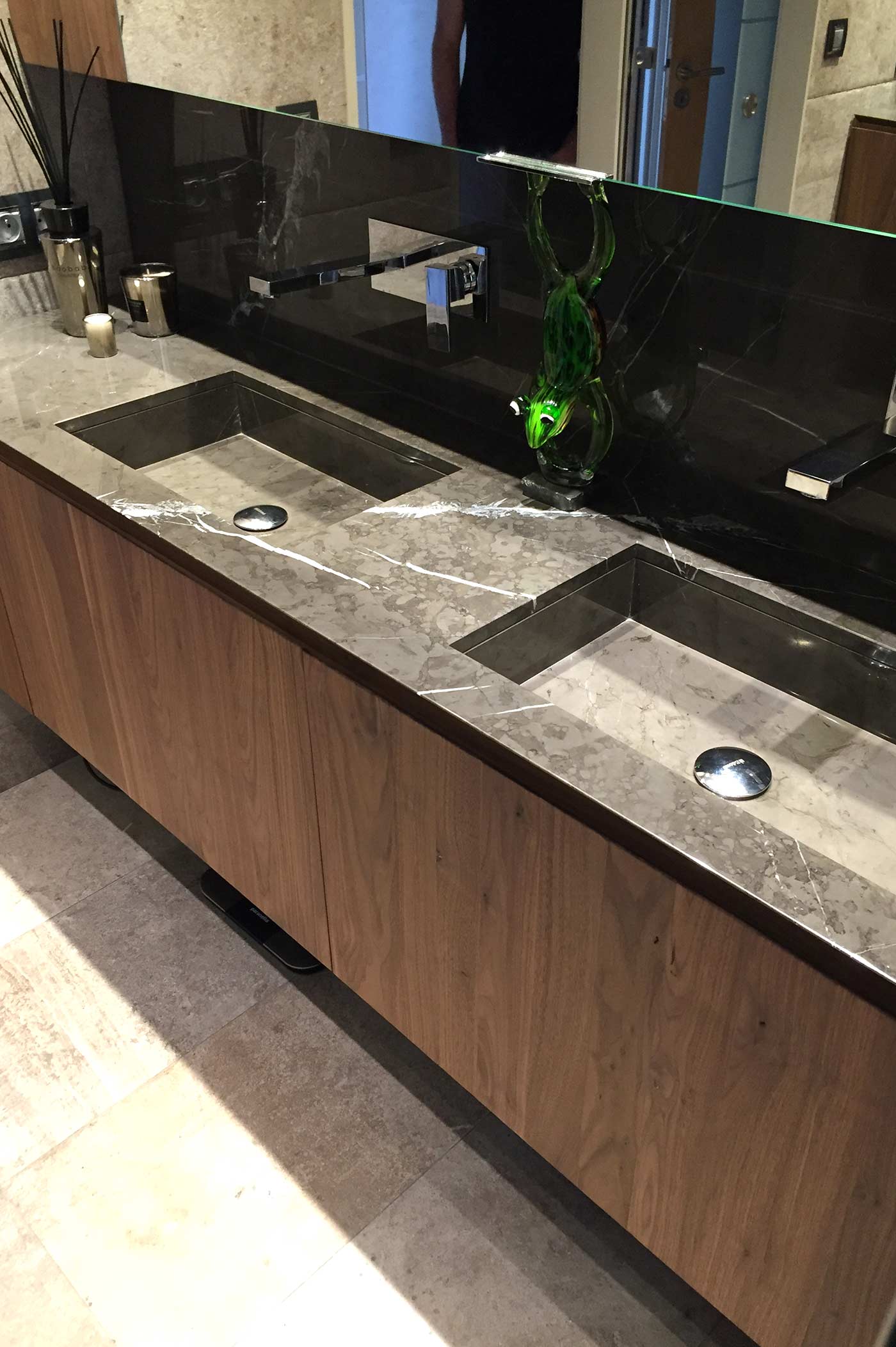 Rénovation salle de bains en marbre à Lyon / Rhône-Alpes