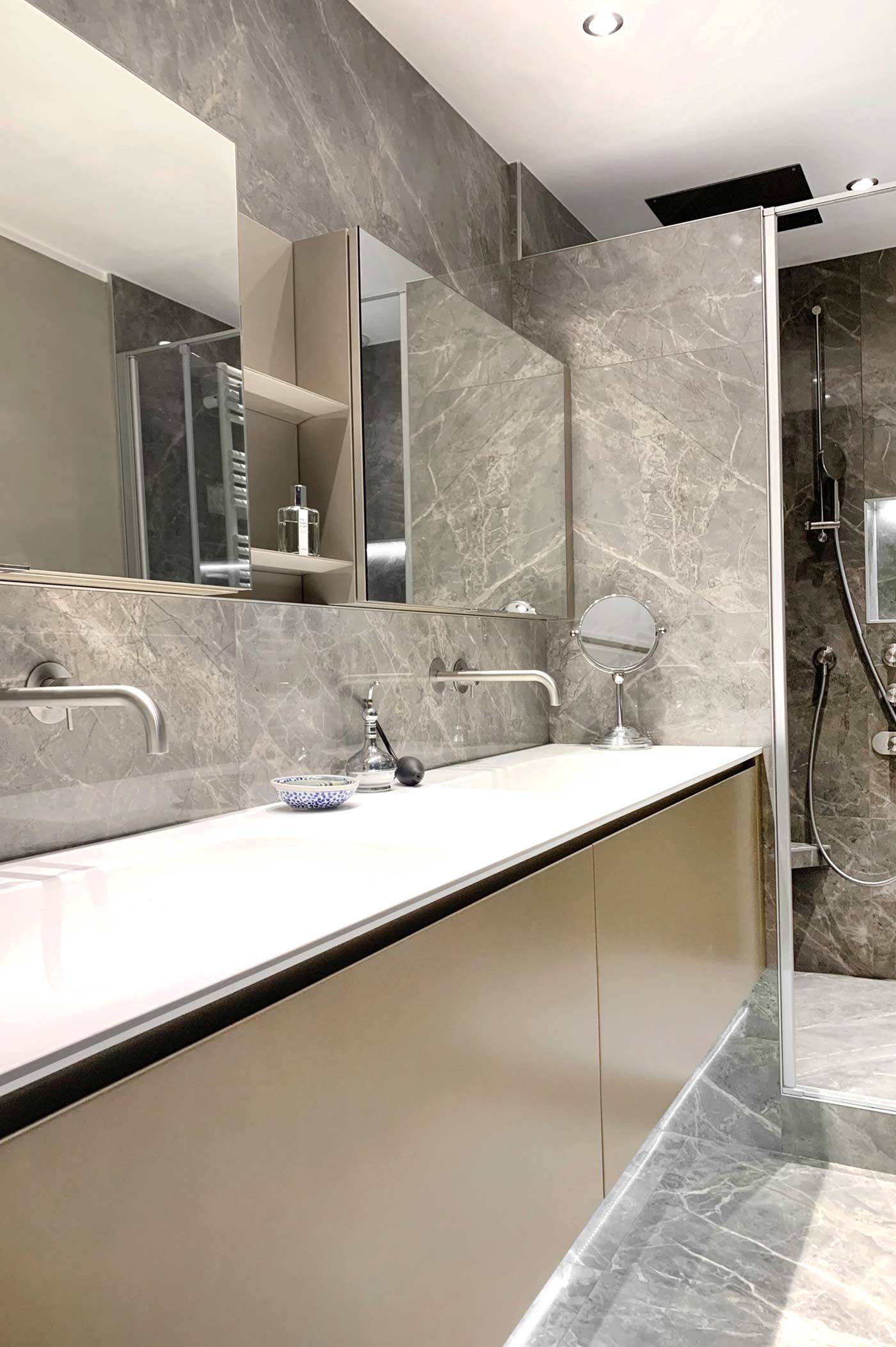 Rénovation salle de bains en marbre à Lyon / Rhône-Alpes