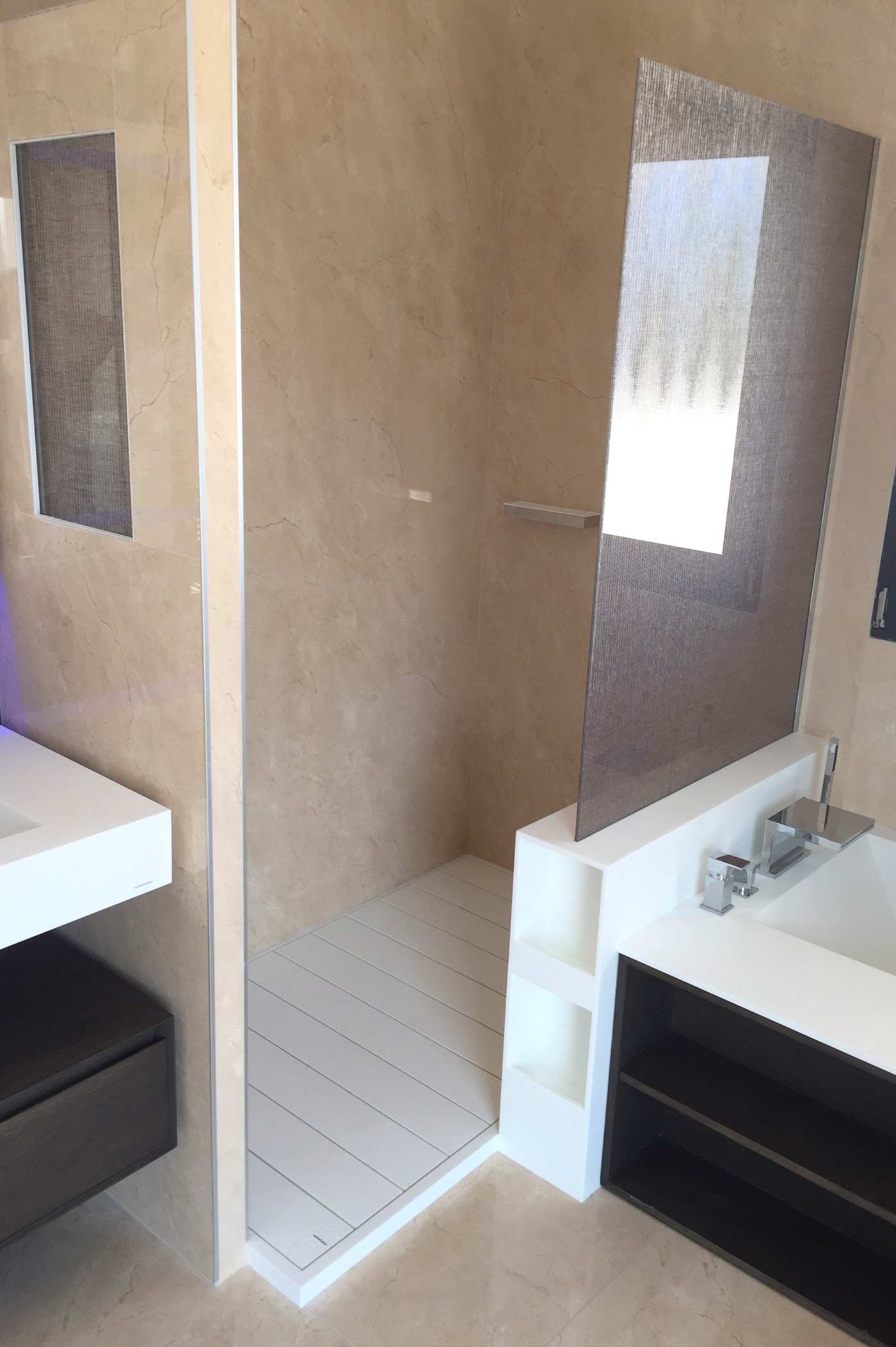 Rénovation salle de bains en marbre à Lyon / Rhône-Alpes